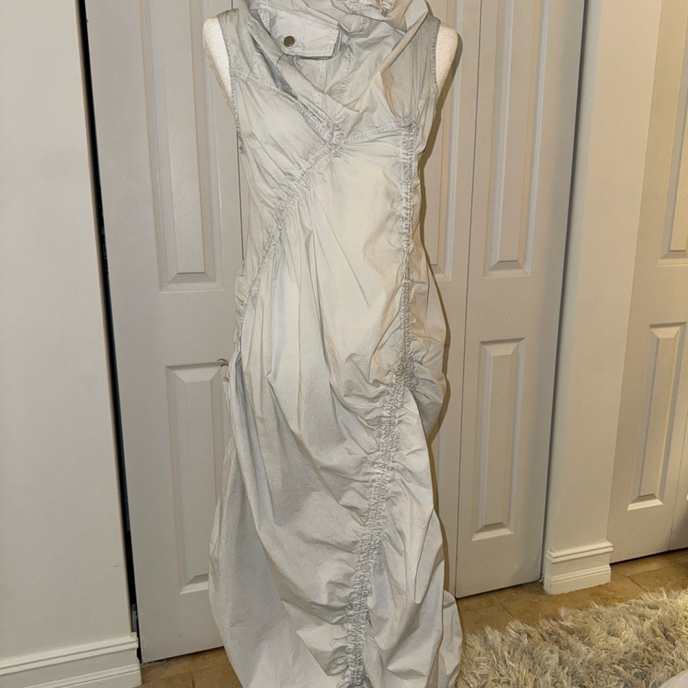 Mia Inspiration, Elegant light grey Sleeveless Dress